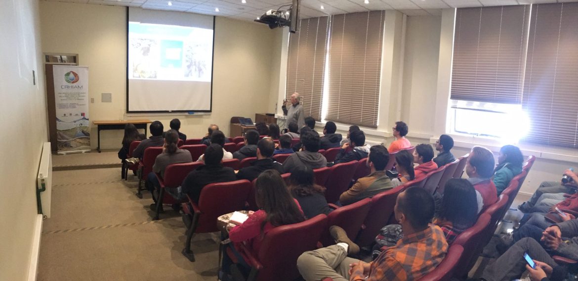 Ciclo de Charlas CRHIAM inicia con conferencia sobre agua en minería