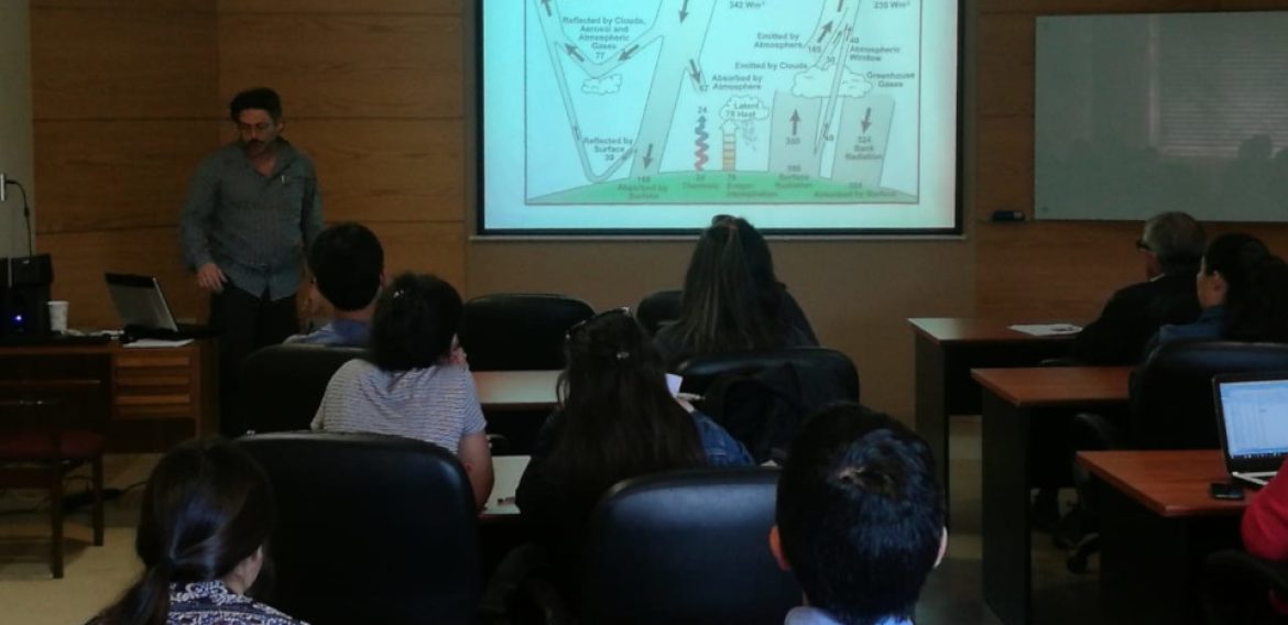 Académico de la U. de Lieja dictó charla sobre gases de efecto invernadero