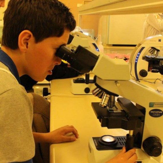 Centros CRHIAM e INCAR muestran sus investigaciones a los estudiantes de la Provincia de Arauco