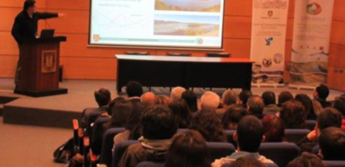 CRHIAM auspicia seminario de escasez hídrica en la UdeC