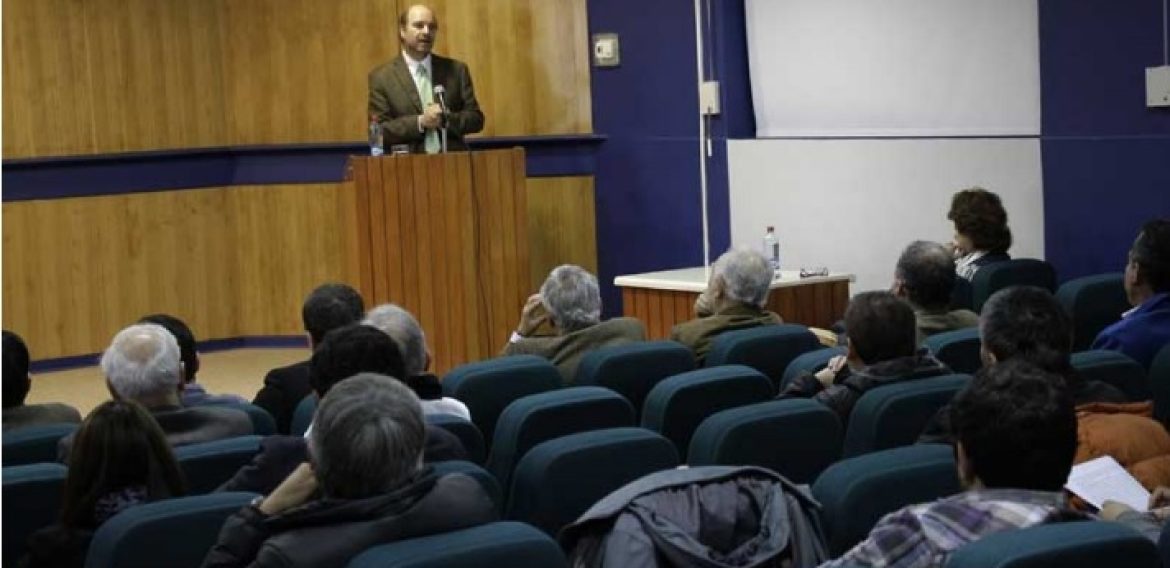 CRHIAM patrocina conferencia “Ciencia para el Desarrollo: ¿Qué camino para Chile”, dictada por el presidente de CNID