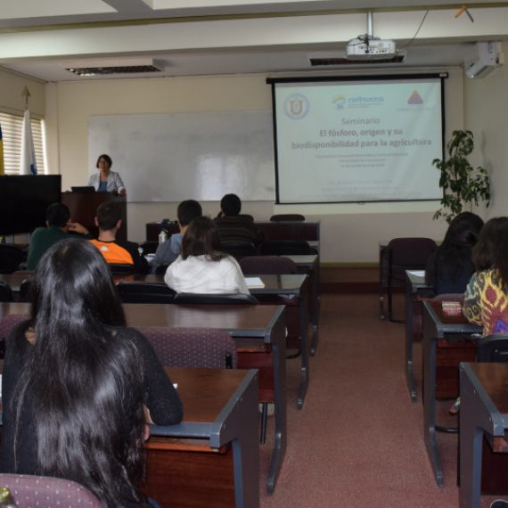 CRHIAM realizó seminario sobre fósforo en la agricultura