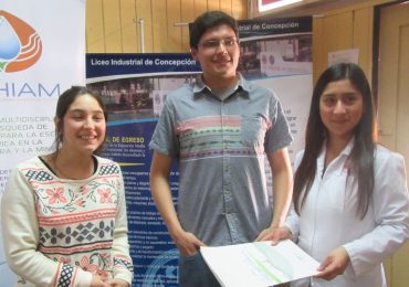 CRHIAM se suma a la iniciativa “1000 científico, 1000 aulas” llevando la ciencia y la tecnología a los establecimientos educacionales