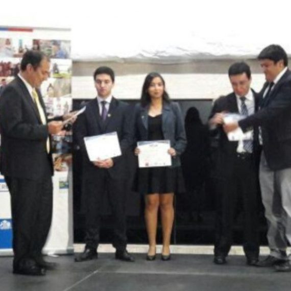 Estudiante de CRHIAM es reconocida por el Gobierno Regional