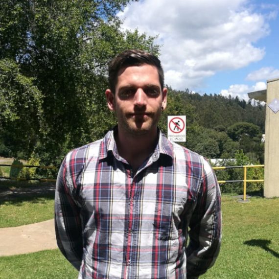 Estudiante de intercambio finalizó estadía con presentación de tesis