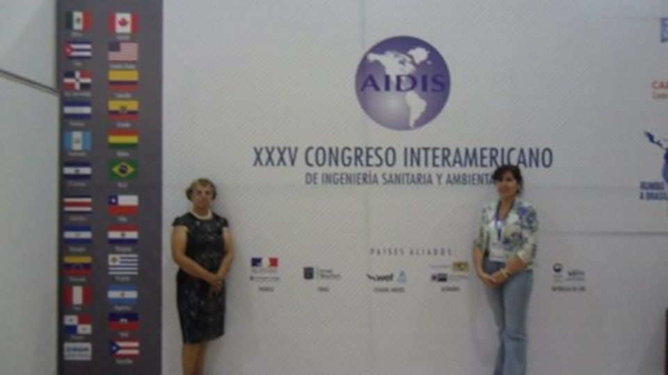 Investigadora Del Crhiam Participa En El Xxxv Congreso