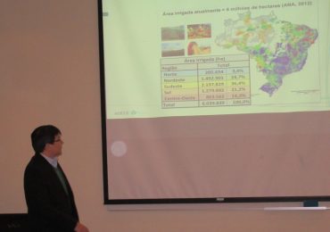 Se realizó la conferencia “Agricultura e innovación en Brasil” por el Dr. Silvio Ribeiro