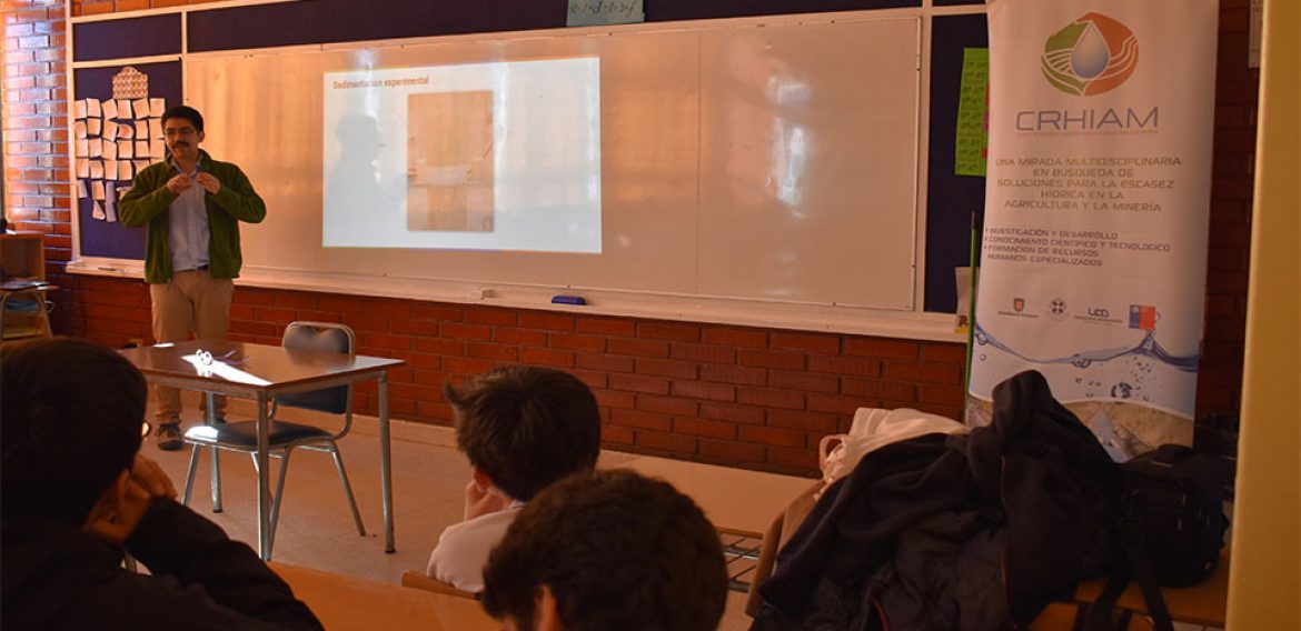 Integrantes de CRHIAM realizaron charlas a escolares de Los Ángeles