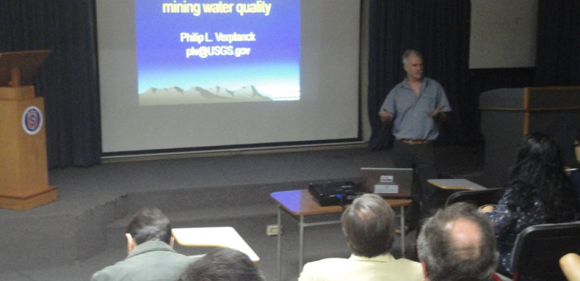 CRHIAM participa en seminario sobre investigaciones en geología y minería en la U. de La Serena