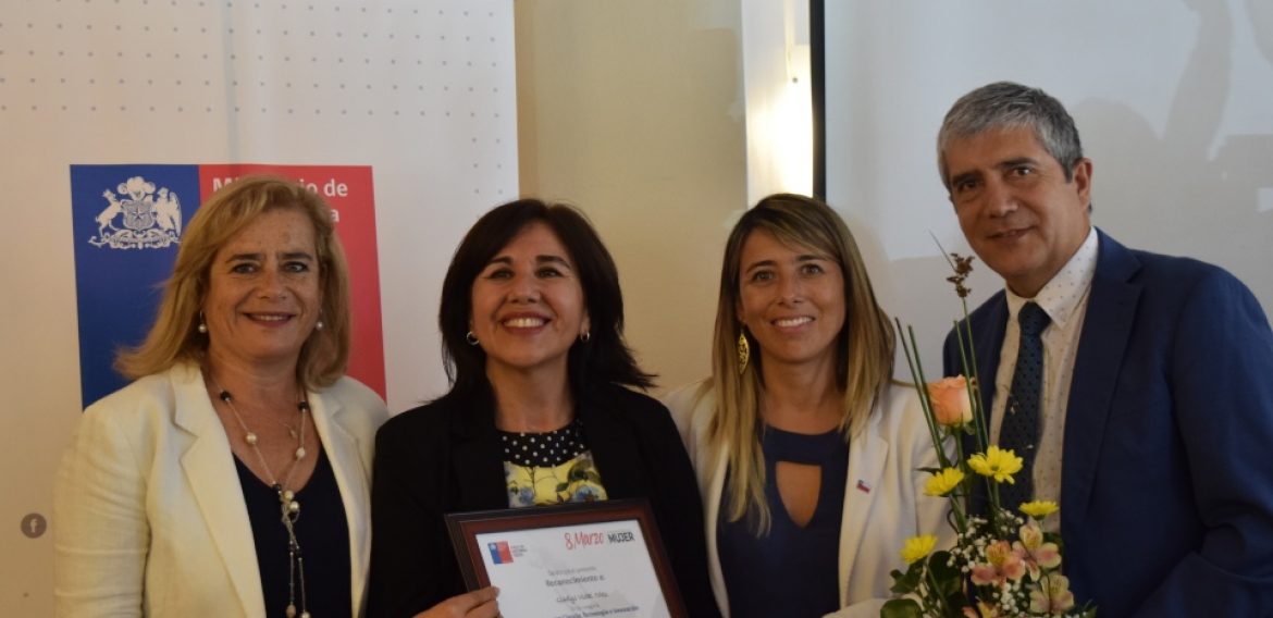 Directora CRHIAM es reconocida por el MinMujeryEG en acto conmemorativo del Día Internacional de la Mujer