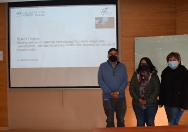 Académica de la Universitad de Koblenz-Landau dictó ponencia sobre los riesgos ambientales asociados al uso del plástico