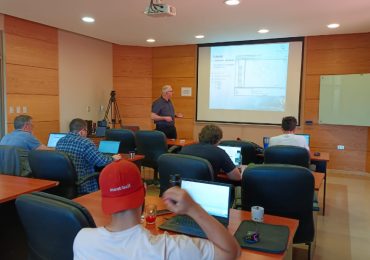 Destacado académico belga dictó curso teórico práctico sobre modelización de los ecosistemas fluviales