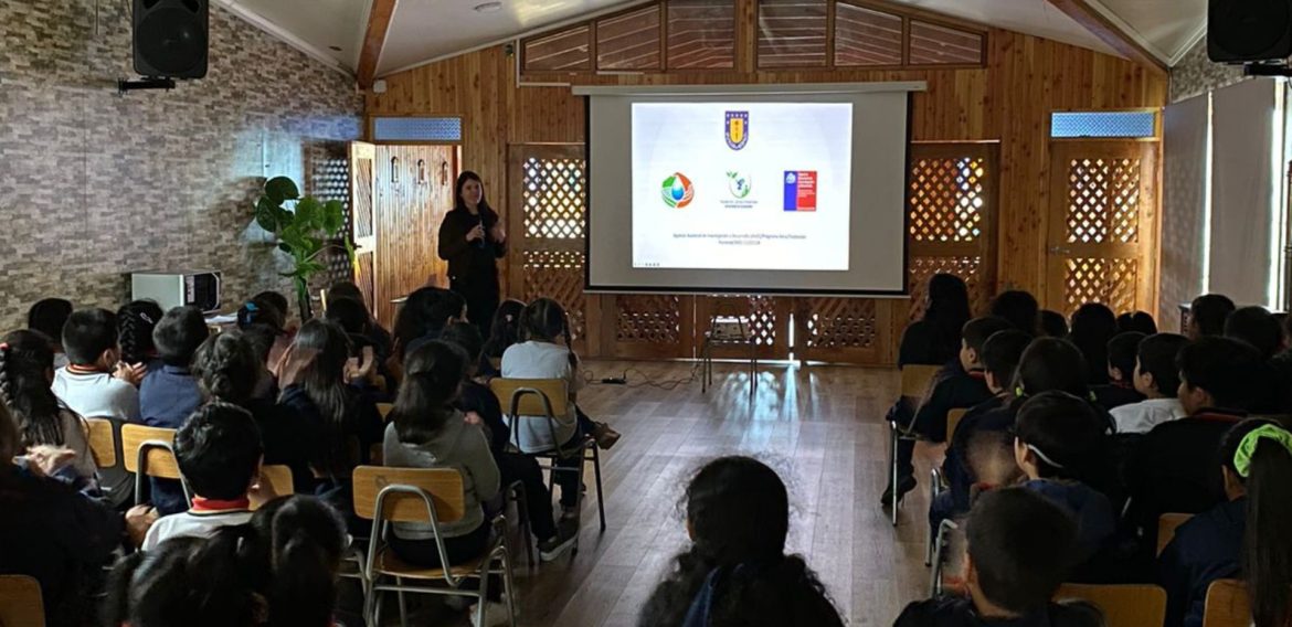 Compromiso ambiental en la Escuela: niños de tercero básico aprenden sobre la Importancia de los humedales