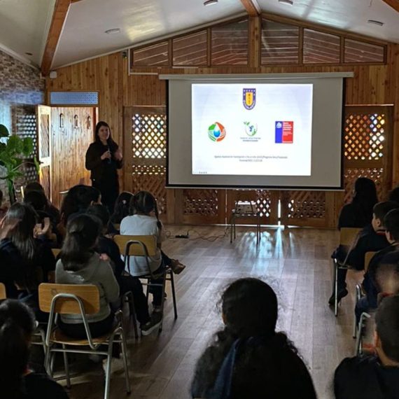 Compromiso ambiental en la Escuela: niños de tercero básico aprenden sobre la Importancia de los humedales