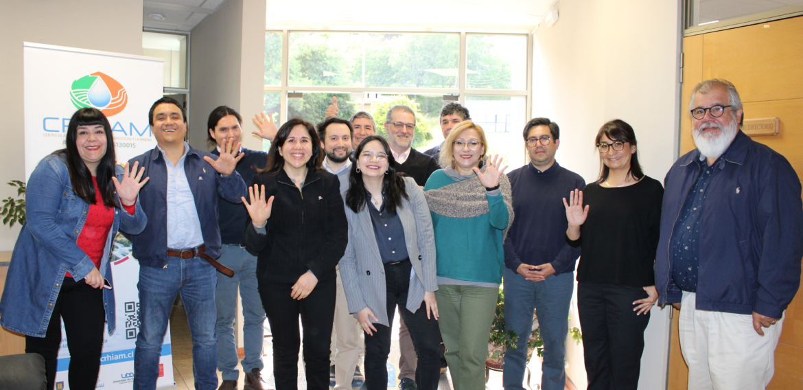 Representantes de ANID evalúan avances y equipamiento en visita a CRHIAM