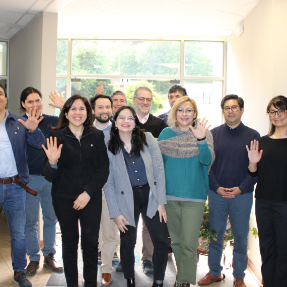 Representantes de ANID evalúan avances y equipamiento en visita a CRHIAM