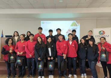 CRHIAM recibió a escolares para aprender sobre la huella del agua