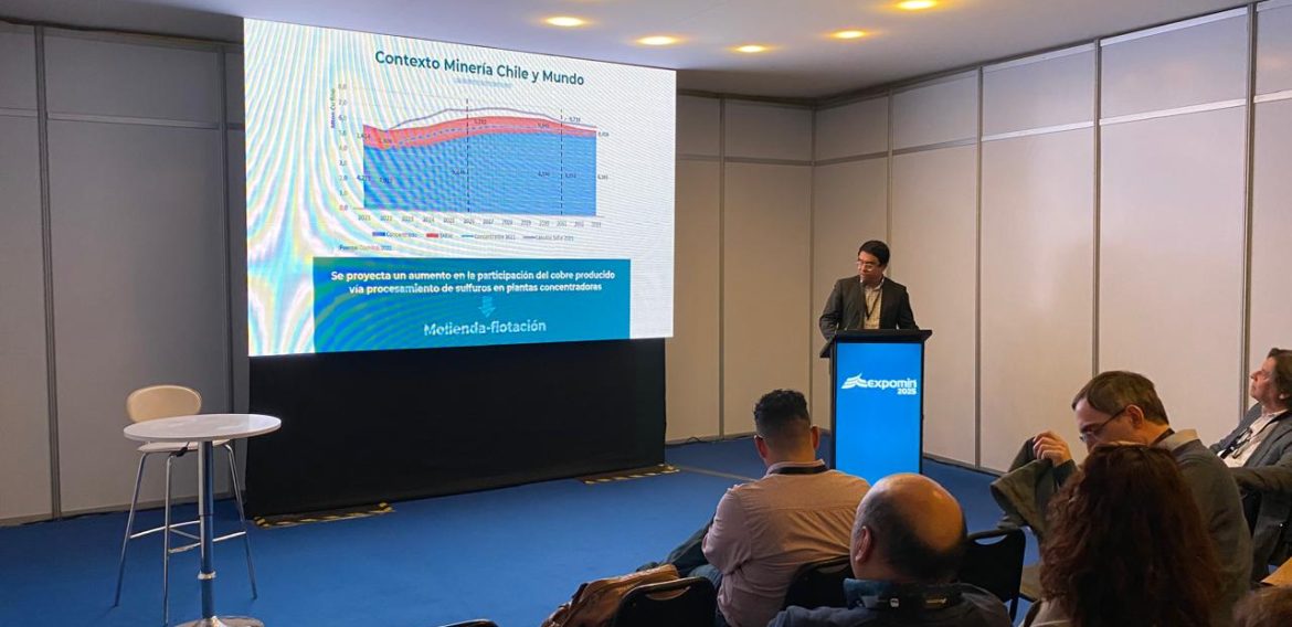 Desafíos en la minería del cobre: Subdirector de CRHIAM presentó nueva tecnología minera en Expomin