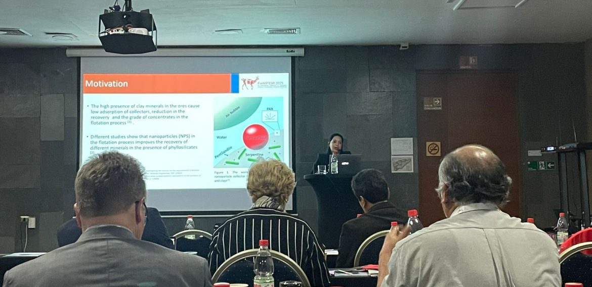 Con la mirada puesta en la sustentabilidad minera investigadores CRHIAM participaron en FoMPEM 2025