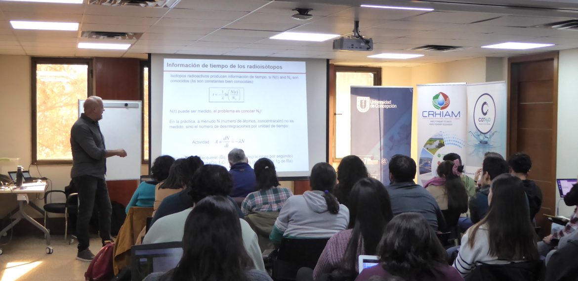 Curso sobre técnicas de hidrología isotópica convocó a más de 40 profesionales y estudiantes en Santiago
