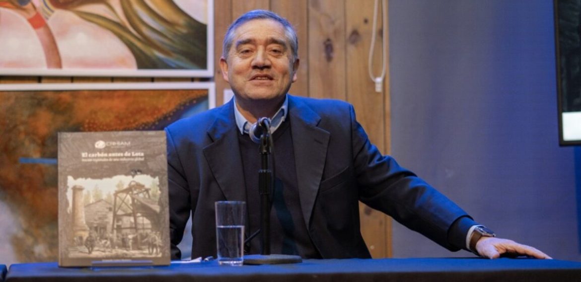 Libro de la historia del carbón es presentado en Lota